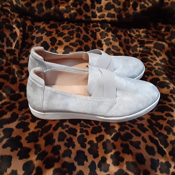 NWOT Abella Elodie True Comfort Slip On Canvas Loafers - Picture 2 of 13